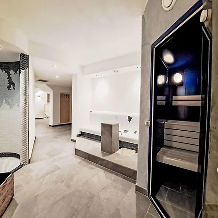 Dreizimmer- By Interhome 考恩台尔