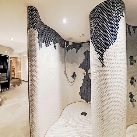 Apartment Dreizimmer- By Interhome